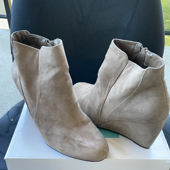 Call it Spring Booties - Picture 1 of 6